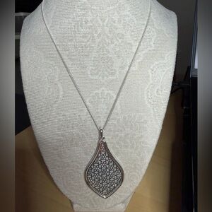 Chic Fantasy Silver Teardrop Pendant Necklace